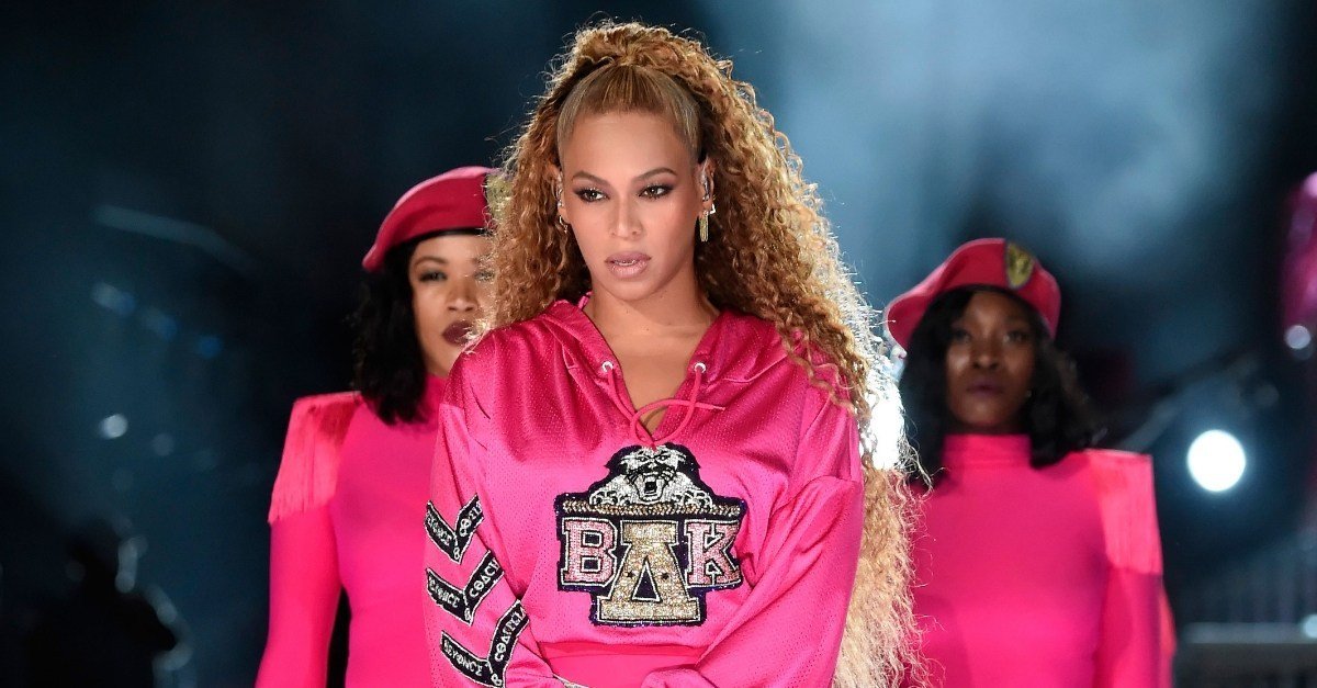 Beyoncé lança documentário na Netflix e álbum sobre apresentação no Coachella